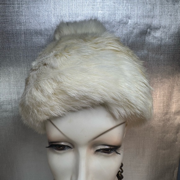 Stylish Fur Hat in Ivory - Picture 11 of 12